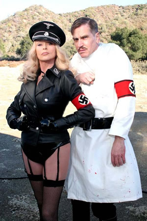 Sybil Danning y Bill Moseley en Werewolf Women of the SS